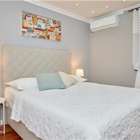 3 Bedroom Waterfront Apartment in Dubrovnik City, Sleeps 6